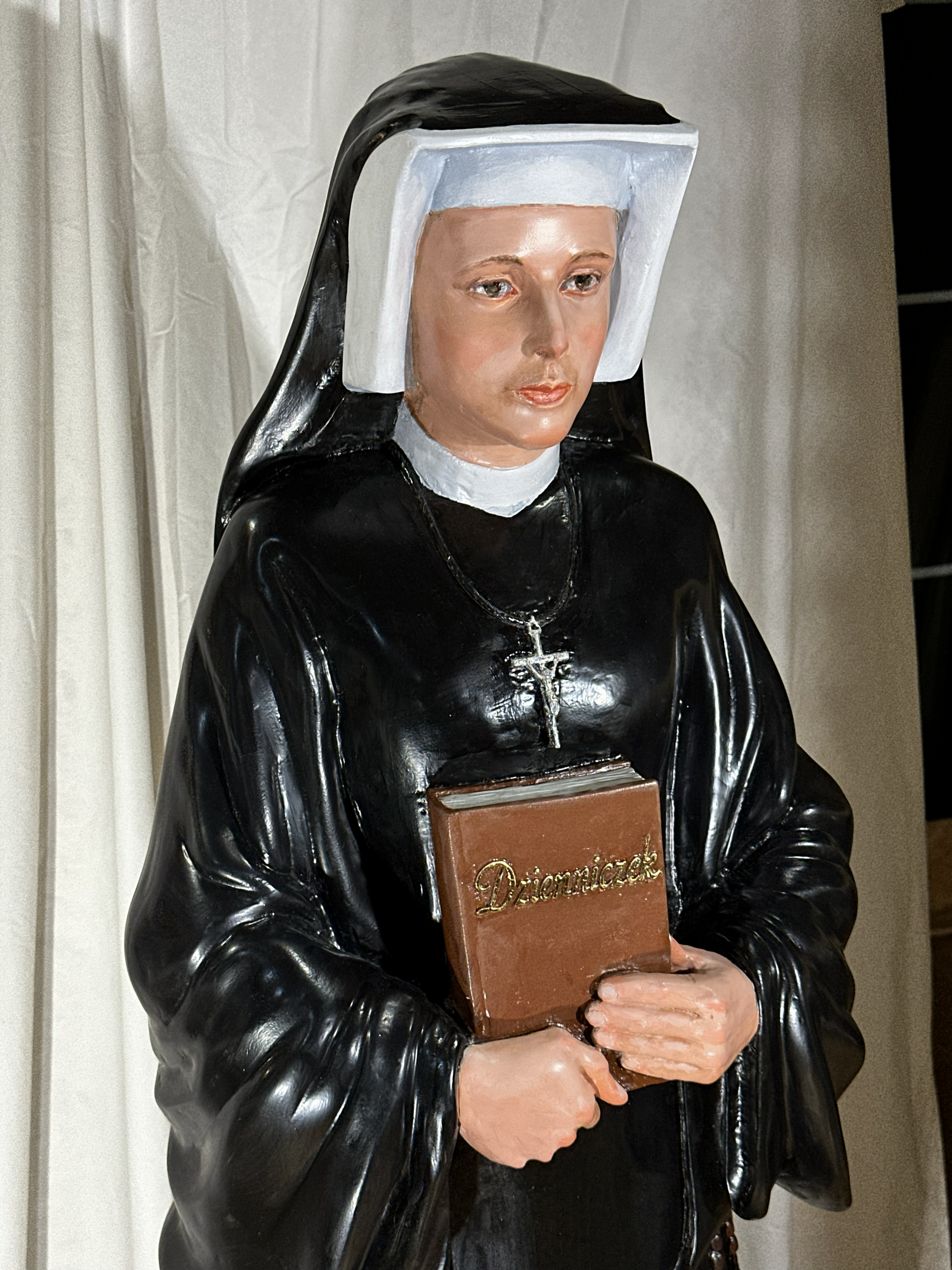 Św. Faustyny – rzeźba drewniana na zamówienie - obrazek 2