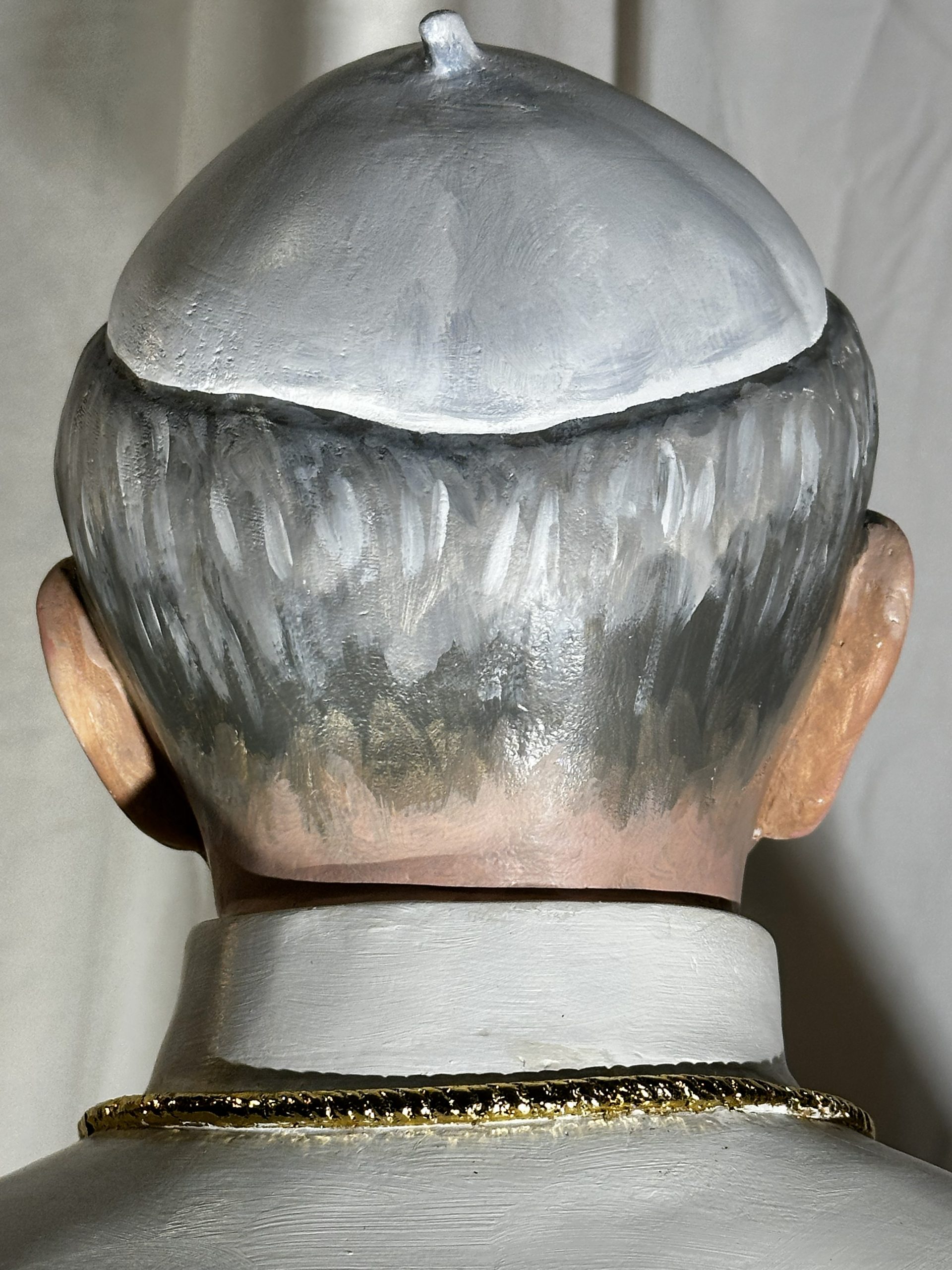 Św. Jan Paweł II – rzeźba drewniana na zamówienie - Image 6