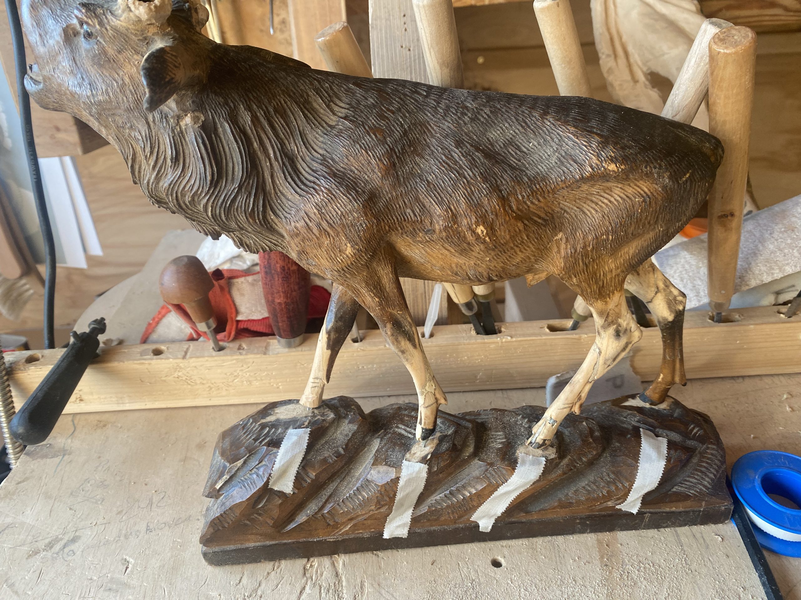 Jelonek w trakcie renowacji – widok z pracowni